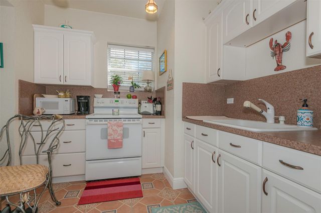 330 SW 20th Street, Fort Lauderdale, FL 33315