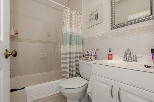 330 SW 20th Street, Fort Lauderdale, FL 33315