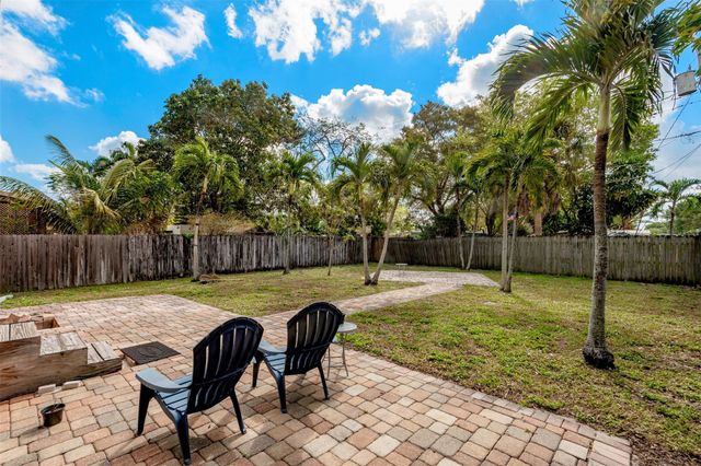 330 SW 20th Street, Fort Lauderdale, FL 33315