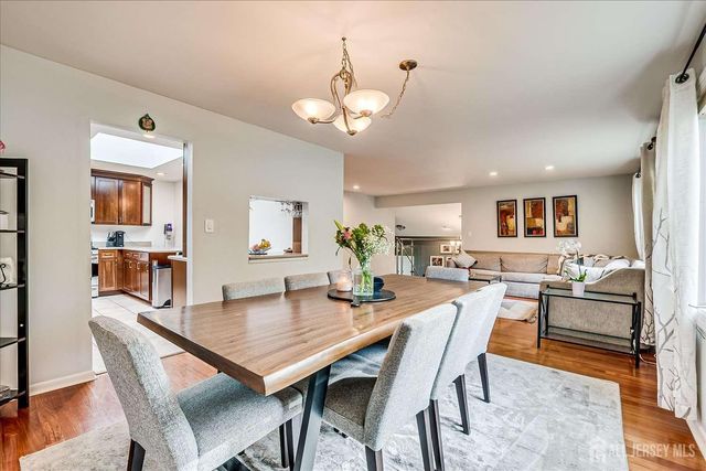 7 Gentore Court, Edison, NJ 08820