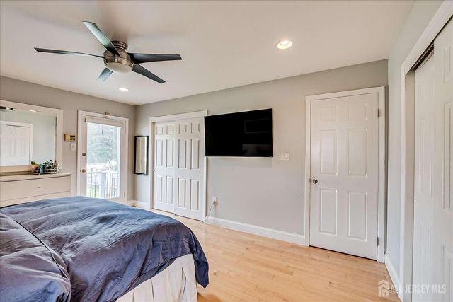 7 Gentore Court, Edison, NJ 08820