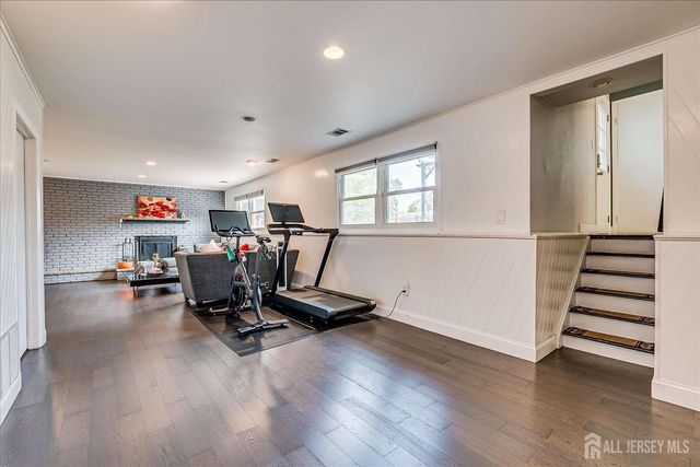 7 Gentore Court, Edison, NJ 08820