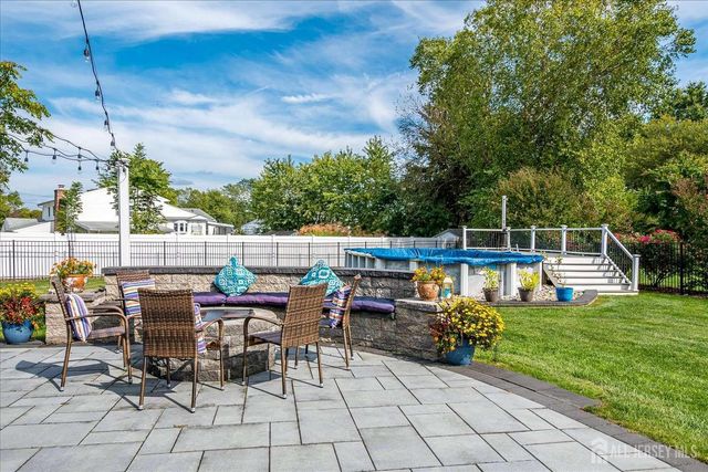 7 Gentore Court, Edison, NJ 08820