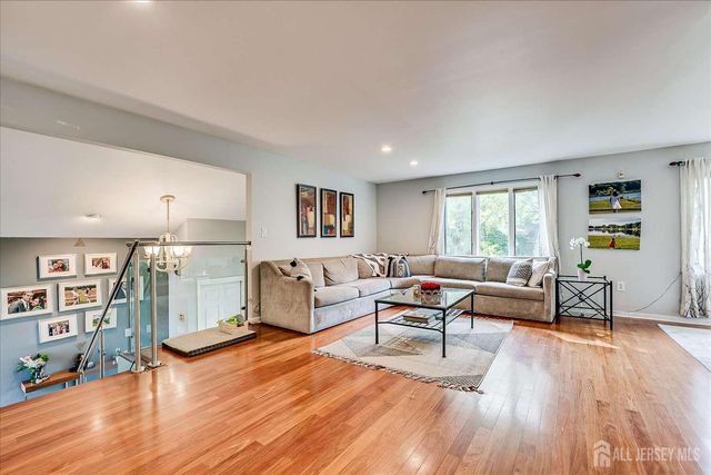 7 Gentore Court, Edison, NJ 08820