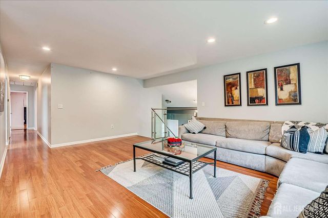 7 Gentore Court, Edison, NJ 08820