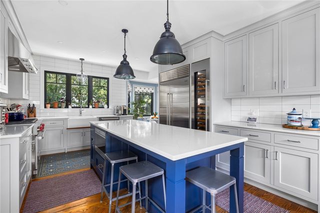 41 Hunter Avenue, Newport, RI 02840