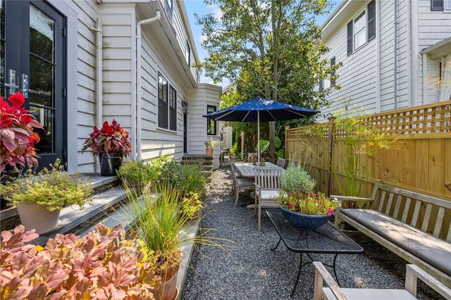 41 Hunter Avenue, Newport, RI 02840