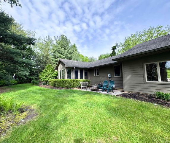 30 Robinhood Place, West Lafayette, IN 47906