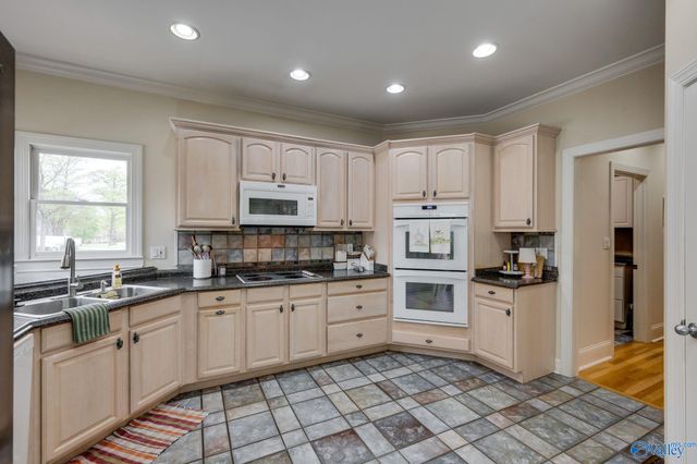 136 Forest Home Drive, Trinity, AL 35673