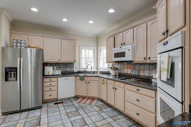 136 Forest Home Drive, Trinity, AL 35673