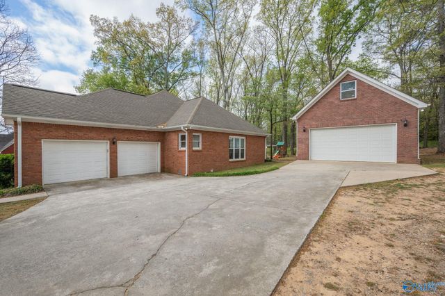 136 Forest Home Drive, Trinity, AL 35673