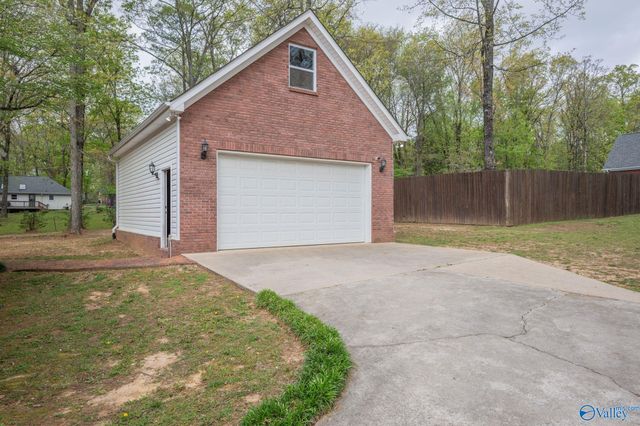 136 Forest Home Drive, Trinity, AL 35673