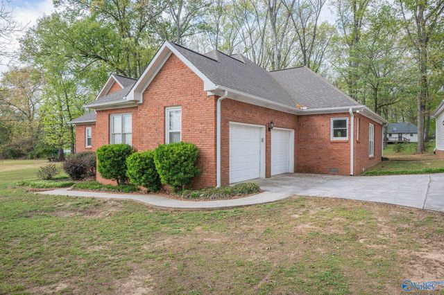 136 Forest Home Drive, Trinity, AL 35673