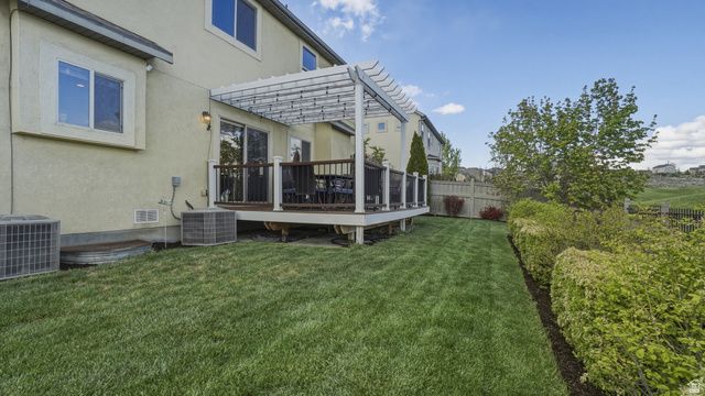 3926 E BARTON CREEK DR, Eagle Mountain, UT 84005
