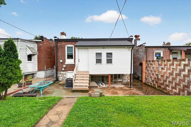 4629 Alaska Avenue, St Louis, MO 63111