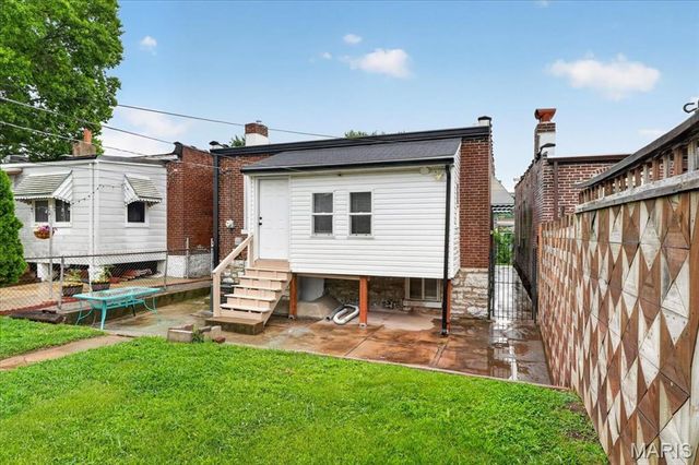 4629 Alaska Avenue, St Louis, MO 63111