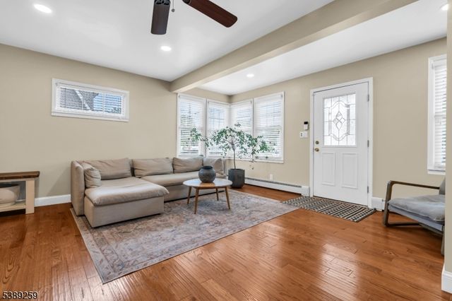 35 2nd St, Pequannock Twp., NJ 07440