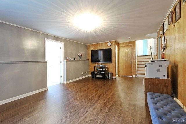 898 Columbus Drive, Teaneck, NJ 07666
