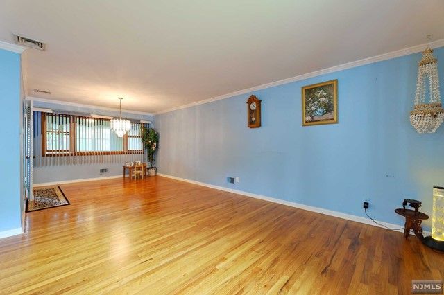 898 Columbus Drive, Teaneck, NJ 07666