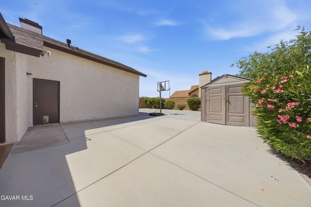 1721 W Avenue K9, Lancaster, CA 93534