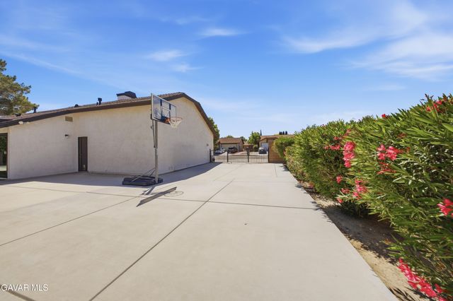 1721 W Avenue K9, Lancaster, CA 93534