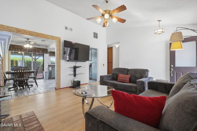 1721 W Avenue K9, Lancaster, CA 93534