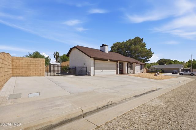 1721 W Avenue K9, Lancaster, CA 93534
