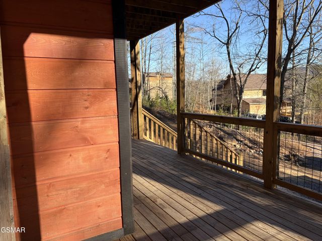 2672 Sulpher Springs Road, Sevierville, TN 37862