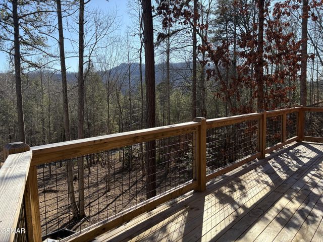 2672 Sulpher Springs Road, Sevierville, TN 37862