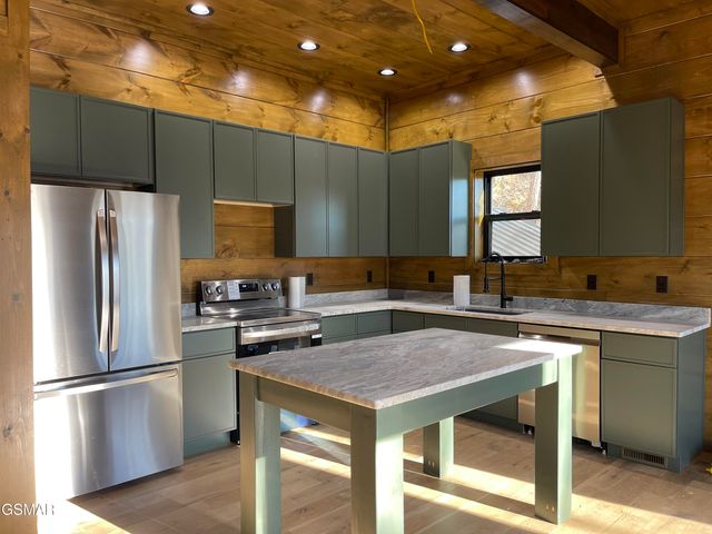 2672 Sulpher Springs Road, Sevierville, TN 37862