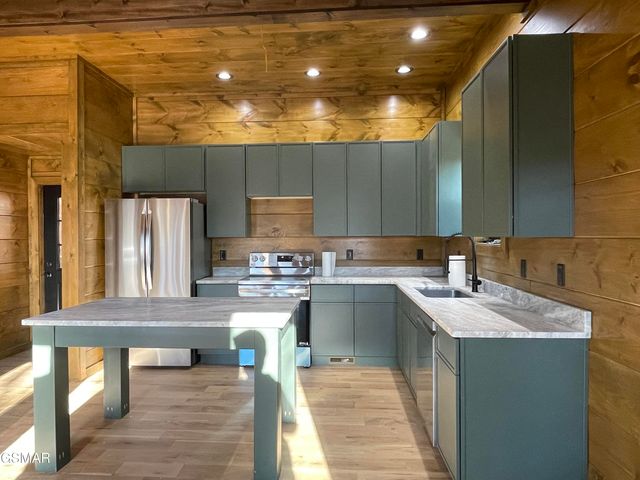 2672 Sulpher Springs Road, Sevierville, TN 37862