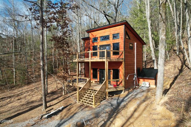 2672 Sulpher Springs Road, Sevierville, TN 37862