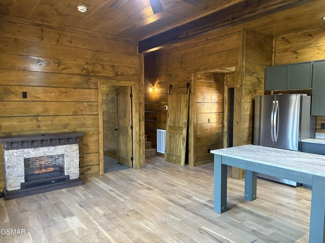 2672 Sulpher Springs Road, Sevierville, TN 37862