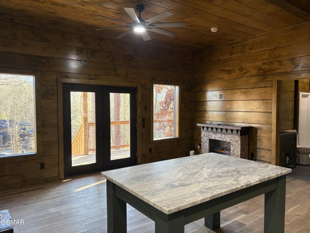 2672 Sulpher Springs Road, Sevierville, TN 37862