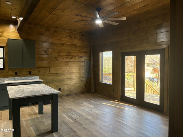 2672 Sulpher Springs Road, Sevierville, TN 37862