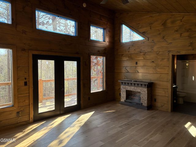 2672 Sulpher Springs Road, Sevierville, TN 37862