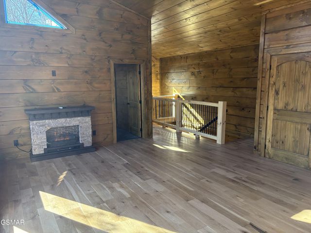 2672 Sulpher Springs Road, Sevierville, TN 37862