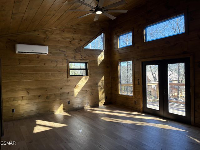 2672 Sulpher Springs Road, Sevierville, TN 37862