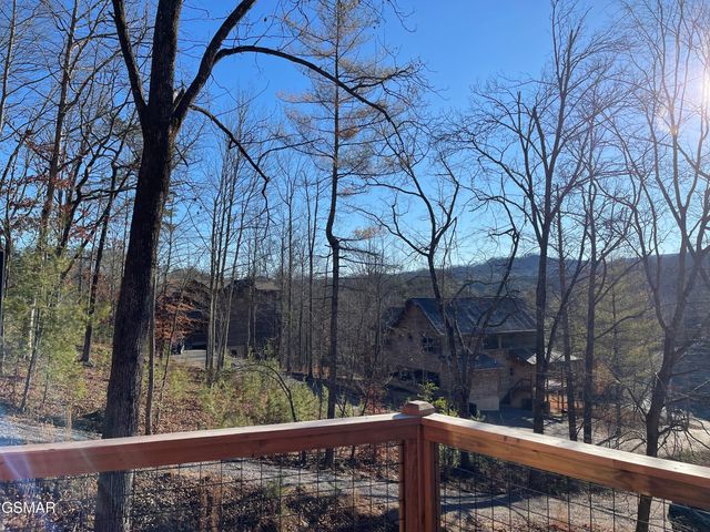 2672 Sulpher Springs Road, Sevierville, TN 37862