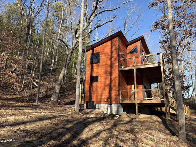 2672 Sulpher Springs Road, Sevierville, TN 37862