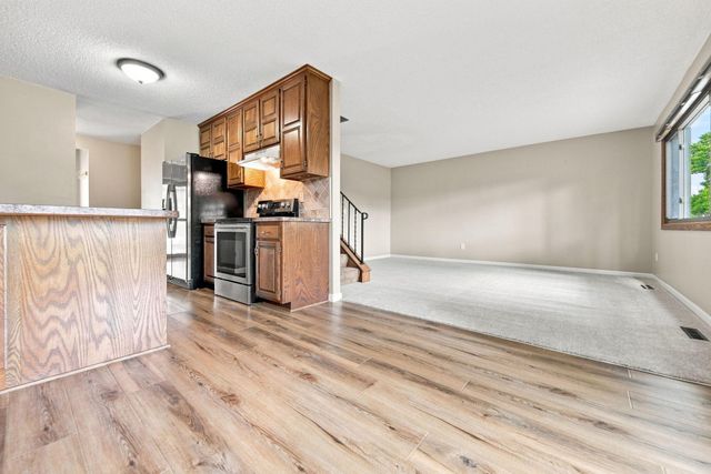 8772 Maplebrook Parkway N, Brooklyn Park, MN 55445