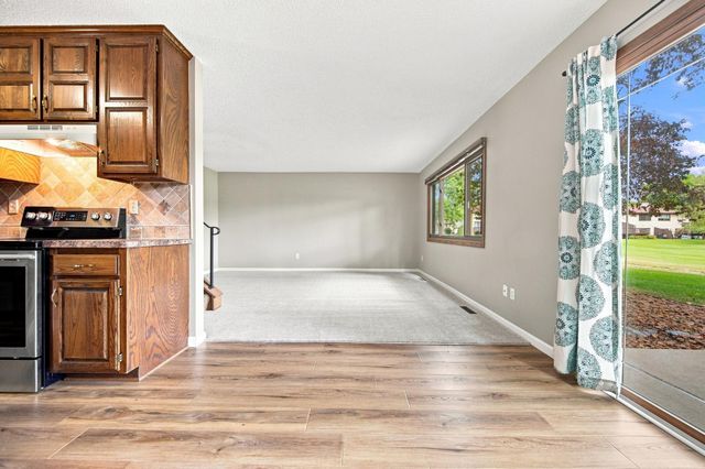 8772 Maplebrook Parkway N, Brooklyn Park, MN 55445