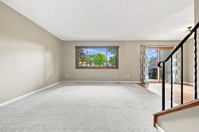 8772 Maplebrook Parkway N, Brooklyn Park, MN 55445