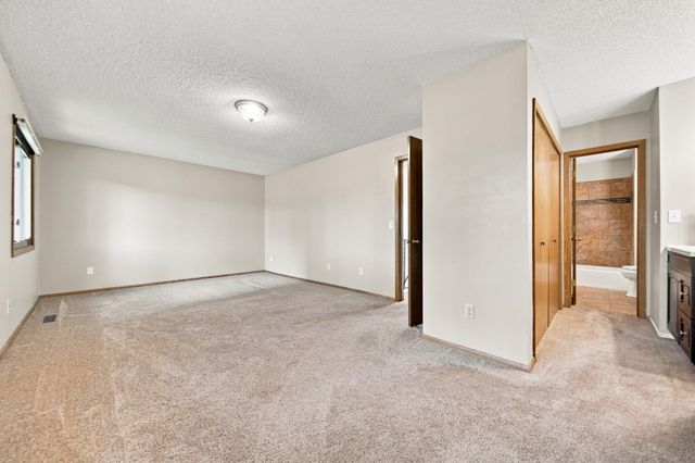 8772 Maplebrook Parkway N, Brooklyn Park, MN 55445