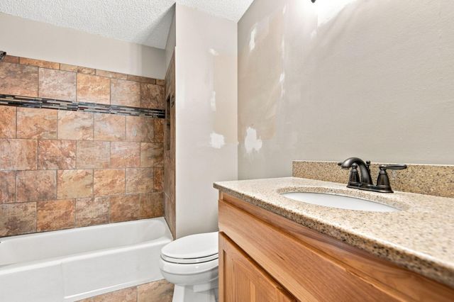 8772 Maplebrook Parkway N, Brooklyn Park, MN 55445