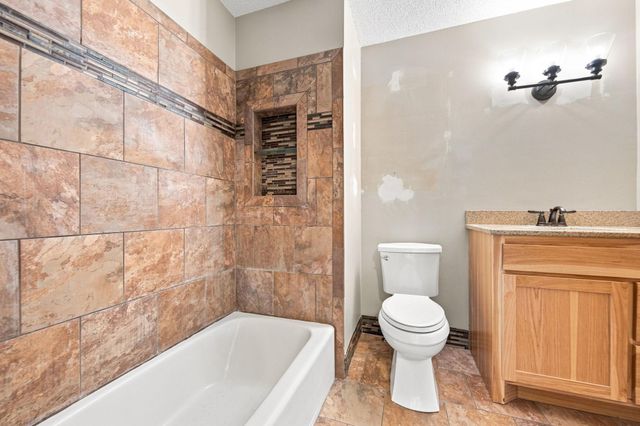 8772 Maplebrook Parkway N, Brooklyn Park, MN 55445