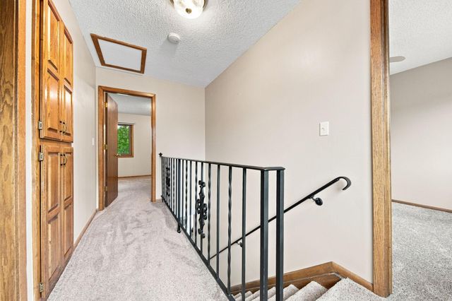 8772 Maplebrook Parkway N, Brooklyn Park, MN 55445