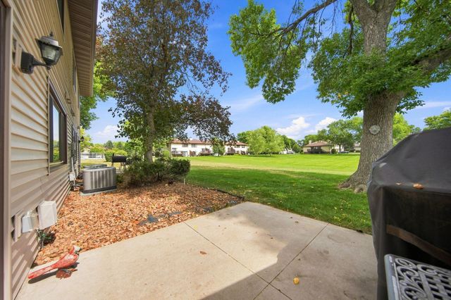 8772 Maplebrook Parkway N, Brooklyn Park, MN 55445
