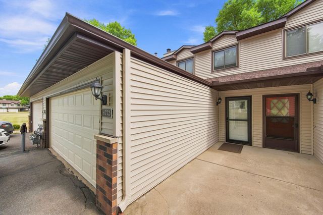 8772 Maplebrook Parkway N, Brooklyn Park, MN 55445