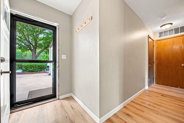 8772 Maplebrook Parkway N, Brooklyn Park, MN 55445